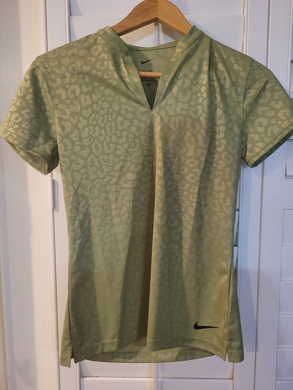 Nike Dri-FIT Women's Animal Print Tee Green XS NWT